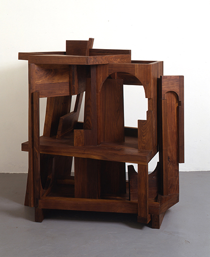 Sir Anthony Caro. Duccio Variations No. 3, 1999–2000. Walnut. H180 x W162 x D120 cm. On loan with permission from the Caro family. © Barford Sculptures Ltd.