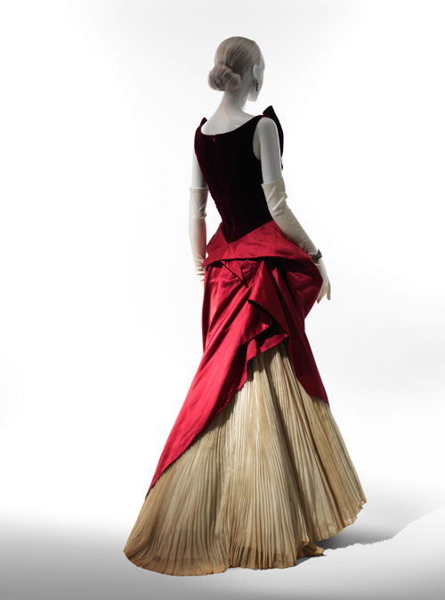 Charles James. Ball Gown, 1949-50. Red silk velvet, red silk satin, white cotton organdy. © The Metropolitan Museum of Art, Brooklyn Museum Costume Collection at The Metropolitan Museum of Art, Gift of the Brooklyn Museum, 2009; Gift of Arturo and Paul Peralta-Ramos, 1954.