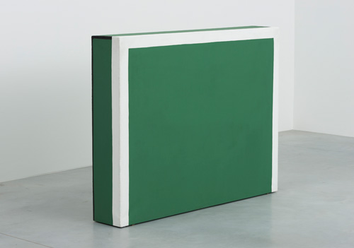 Raoul De Keyser. Zevende Linnen Doos, 1971. Acrylic and dispersion paint on canvas on wooden framework, 115 x 150 x 25 cm. Collection de Bruin-Heijn. Photographer: Peter Cox. Courtesy Zeno X Gallery, Antwerp.