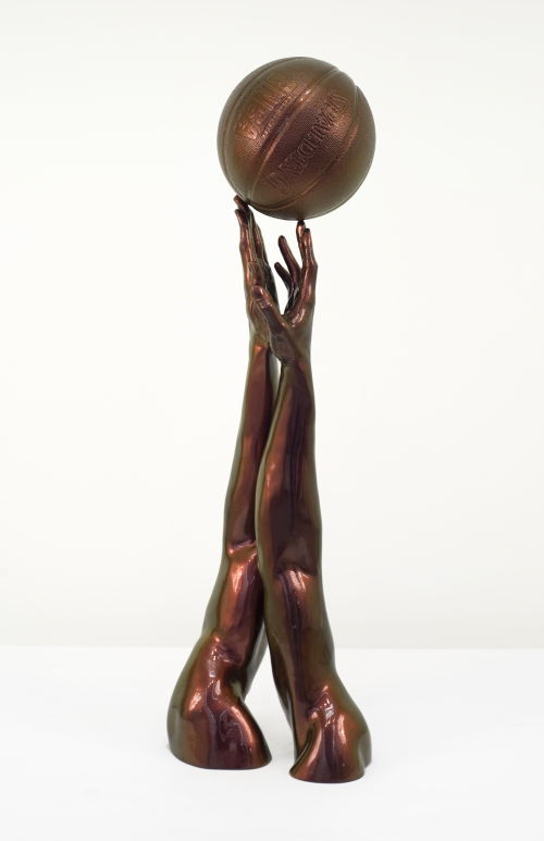 Hank Willis Thomas. Tip Off, 2014. Polyester resin (fibreglass). 43 x 13 x 11 in. Courtesy of the artist and Jack Shainman Gallery, New York.