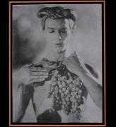 Adolphe (baron) De Meyer. <em>Nijinsky à mi-corps, tenant une grappe de raisins,</em> 1914. Epreuve photomécanique (collotype) – 20.9 x 15.8 cm. Collection Musée d’Orsay, Paris.