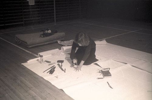 Marina Abramovic performing <em>Rhythm 10</em>, Edinburgh Arts, 1973. Courtesy Royal Scottish Academy.