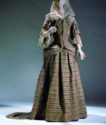 Mantua. British, late 17th century. Wool, metal thread. Courtesy of The Metropolitan Museum of Art, Rogers Fund, 1933, 33.54a,b.
