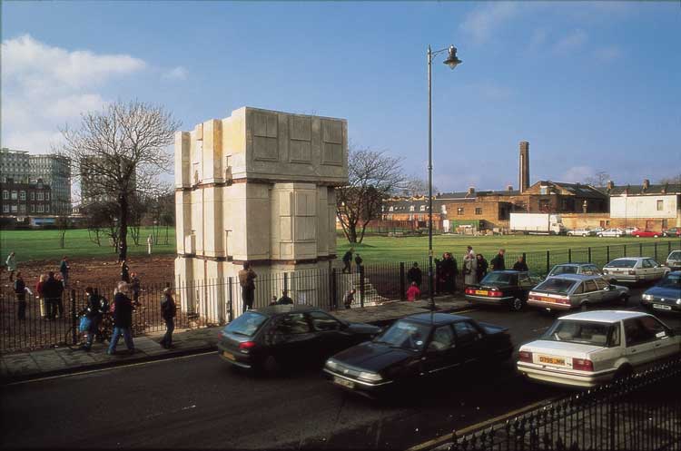 Rachel Whiteread, House, 1993. Commissioned and produced by Artangel. Photo: Stephen White.