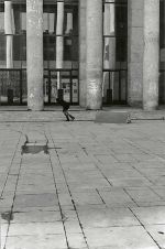 Stuart Brisley, Une Nouvelle Oeuvre pour la Consummation Institutionel, three-day-and-night continuous performance, Musée d’Art Moderne de la Ville de Paris, 1979. © Stuart Brisley.