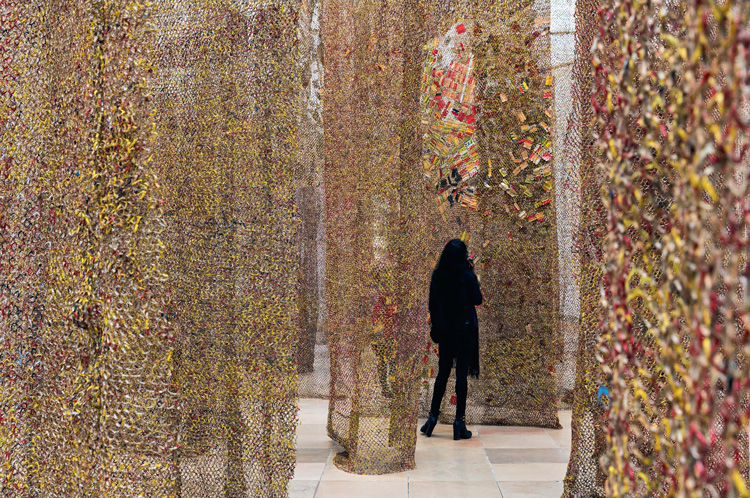 El Anatsui, Logolili Logarythm, 2019. © El Anatsui, courtesy of the artist and Jack Shainman Gallery, New York.