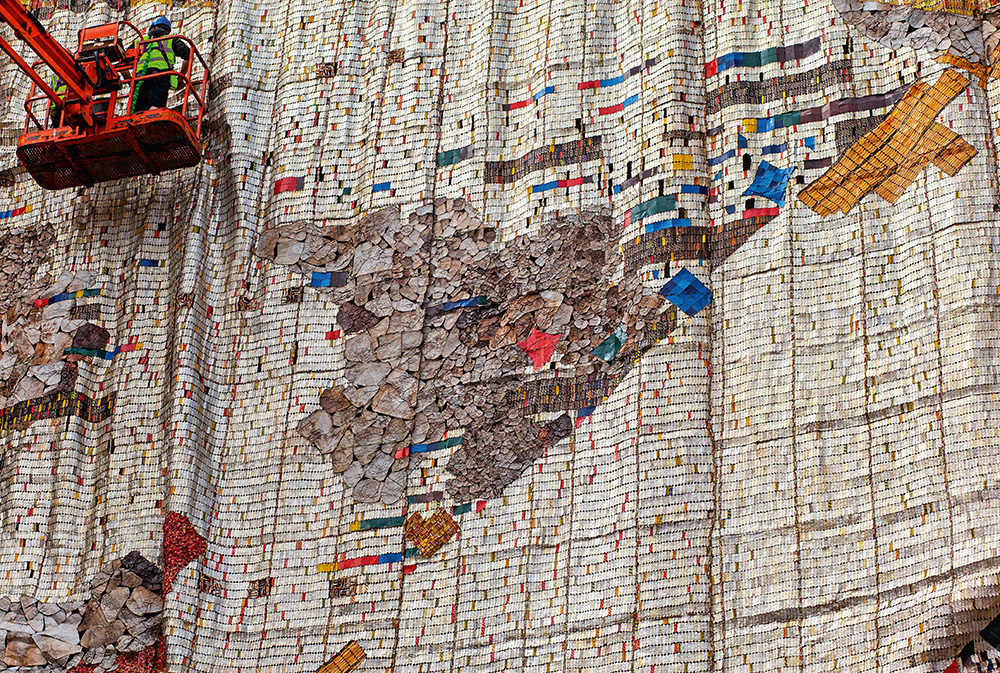 El Anatsui, TSIATSIA – searching for connection (detail), October Gallery, London, 2013 © Photo: Jonathan Greet.