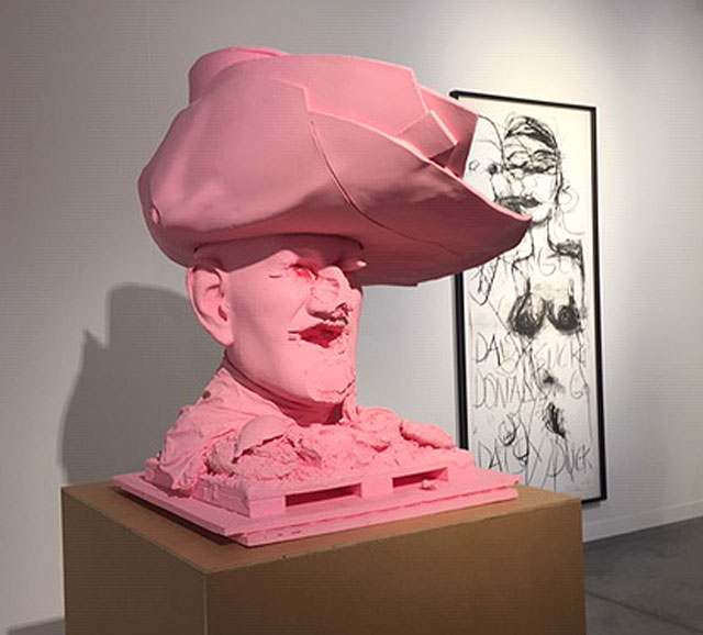 Paul McCarthy. SC Western John Wayne, pink, 2016. Silicone, 60 x 42 x 60 in (152.4 x 106.7 x 152.4 cm). Photo: Jill Spalding.