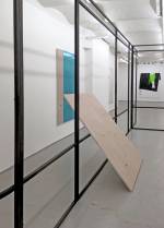 Peter Welz. Architectural Device for a Passage | Spacial Division, 2018. Steel and bolts, 260 x 645 x 350 cm, with Michaela Zimmer's 180106, 2018. Acrylic, lacquer on canvas, 160 x 120 cm. Installation view.