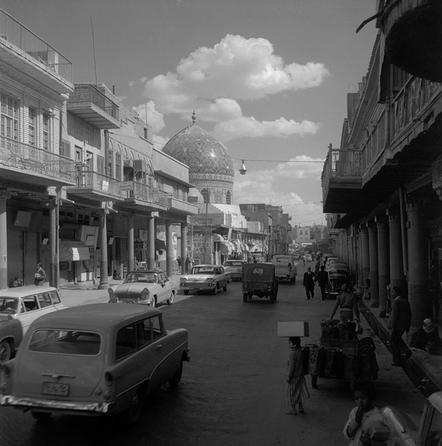 Latif Al Ani. Rashid Street, Haydarkhana, 1961. B+W digital print on Hahnemühle Baryta Fine Art paper, 25 x 25 cm. © The artist and the Arab Image Foundation, Courtesy the Ruya Foundation.