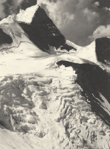 Ansel Adams. Mount Robson, Jasper National Park, Canada, 1928. Gelatin silver print. Collection of Margaret Weston, Weston Gallery, Inc. Copyright © 2001 by the Trustees of The Ansel Adams Publishing Rights Trust. All rights reserved