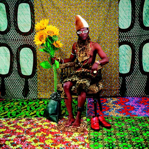 Samuel Fosso, Tati. Autoportraits, 1997. 5 C-print photographs. 3 at 127 x 101 cm; 2 at 101 x 101 cm. 2) Le chef qui a vendu l’Afrique aux colons. Courtesy Centre Georges Pompidou © S. Fosso