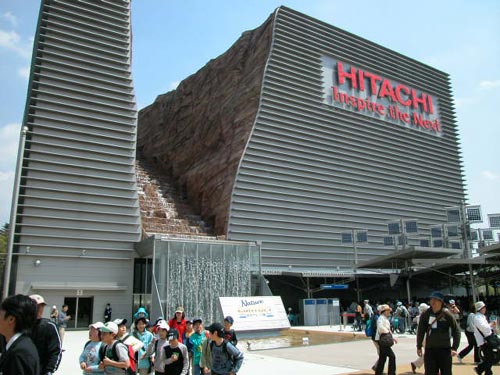 Hitachi Pavilion. Presents a World of Emotions and Surprises by re-creating realistic images of rare animals. Corporate Pavilion Zone. Aichi Expo 2005. Aichi, Japan