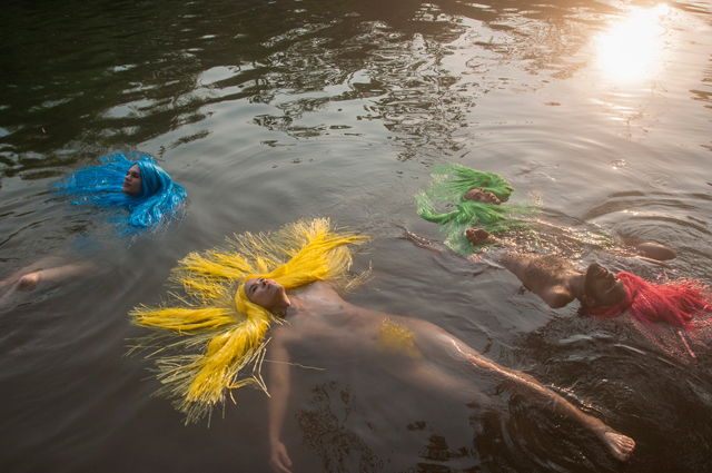 Ming Wong. Production still (2) from Aku Akan Bertahan: I Will Survive, 2015. Image courtesy of the artist and Vitamin Creative Space, Guangzhou and carlier/gebauer, Berlin.