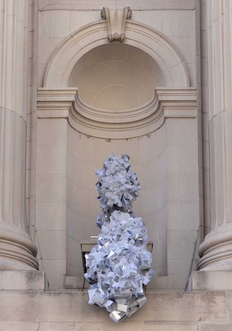 Lee Bul. Installation view, Long Tail Halo: The Secret Sharer III, 2024. Stainless steel, polycarbonate, acrylic, polyurethane. Courtesy the artist. Image: The Metropolitan Museum of Art, photo by Eugenia
Burnett Tinsley.