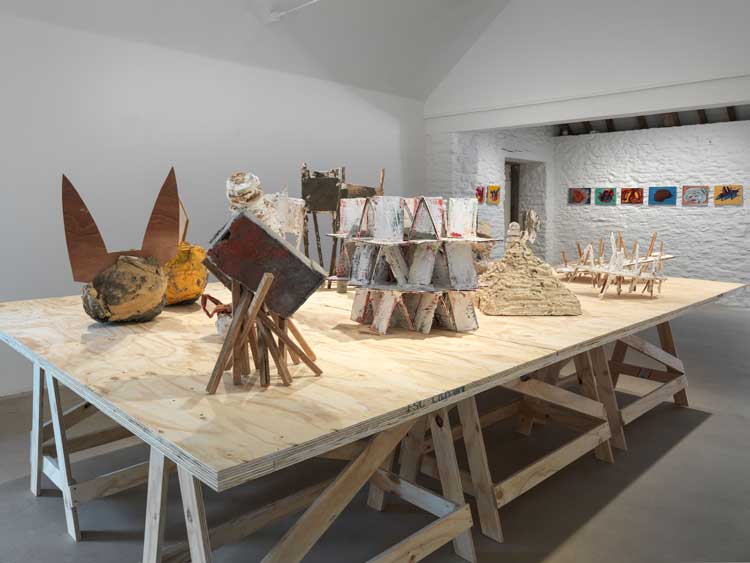 Installation view, Phyllida Barlow. Unscripted, Hauser & Wirth Somerset, 2024. © Phyllida Barlow Estate. Courtesy Phyllida Barlow Estate and Hauser & Wirth. Photo: Ken Adlard.