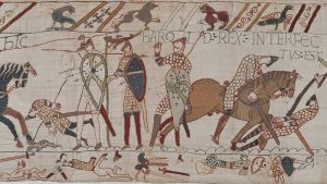 Bayeux Tapestry, scene 57, King Harold being killed by an arrow in the eye. Image by Université de Caen Normandie - CNRS - ENSICAEN, based on the 2017 photographic campaign by La Fabrique de patrimoines en Normandie.