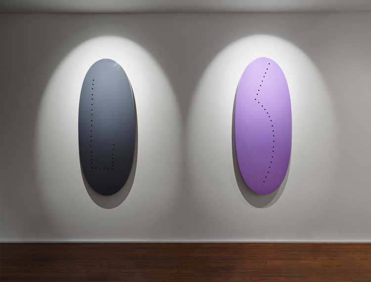 Lucio Fontana: Sculpture. Installation view, Hauser & Wirth New York 69th Street, 3 November 2022 – 4 February 2023. © Fondazione Lucio Fontana by SIAE 2022. Courtesy Fondazione Lucio Fontana, Milano and Hauser & Wirth. Photo: Thomas Barratt.