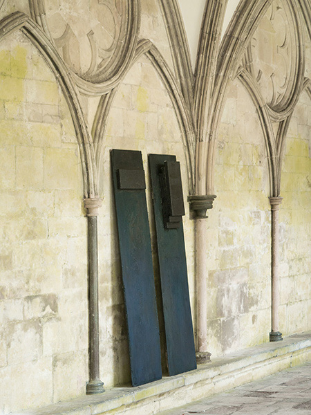Eleanor Bartlett. Requiem, installation view, Salisbury Cathedral, 2017. © the artist.
