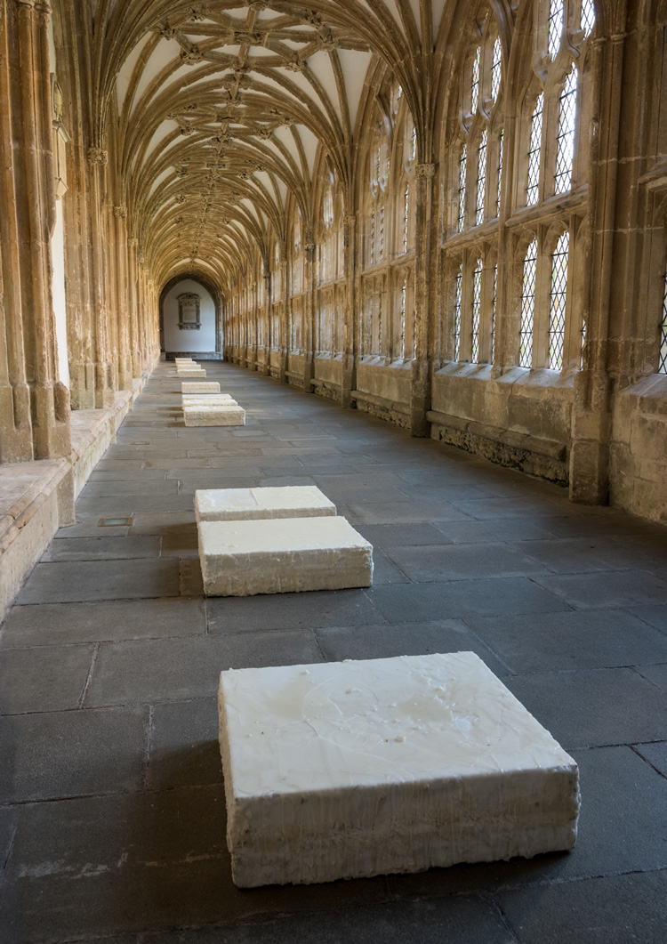 Eleanor Bartlett. Paean, installation view, Wells Cathedral, 2018. © the artist.