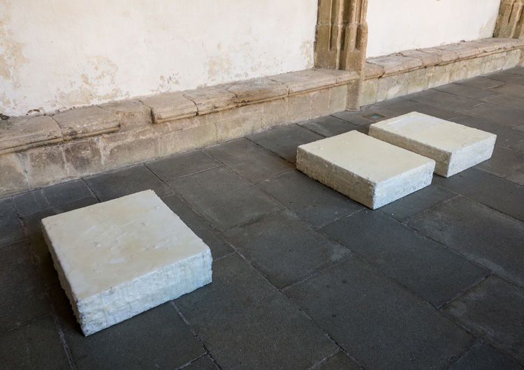 Eleanor Bartlett. Paean, installation view, Wells Cathedral, 2018. © the artist.