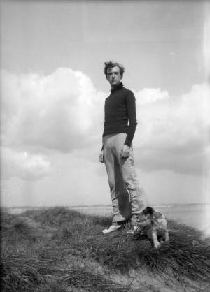 Cecil Beaton at Sandwich, early 1920s. © The Cecil Beaton Studio Archive.