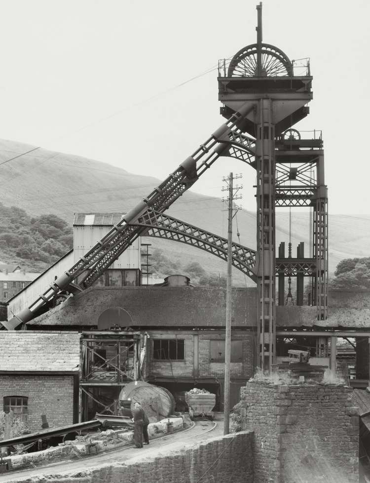 Bernd and Hills Becher. Deep Dyffryn Colliery, Mountain Ash, South Wales, GB, 1966. © Estate Bernd & Hilla Becher, represented by Max Becher, courtesy Die Photographische Sammlung/SK Stiftung Kultur – Bernd und Hilla Becher Archive, Cologne, 2019.