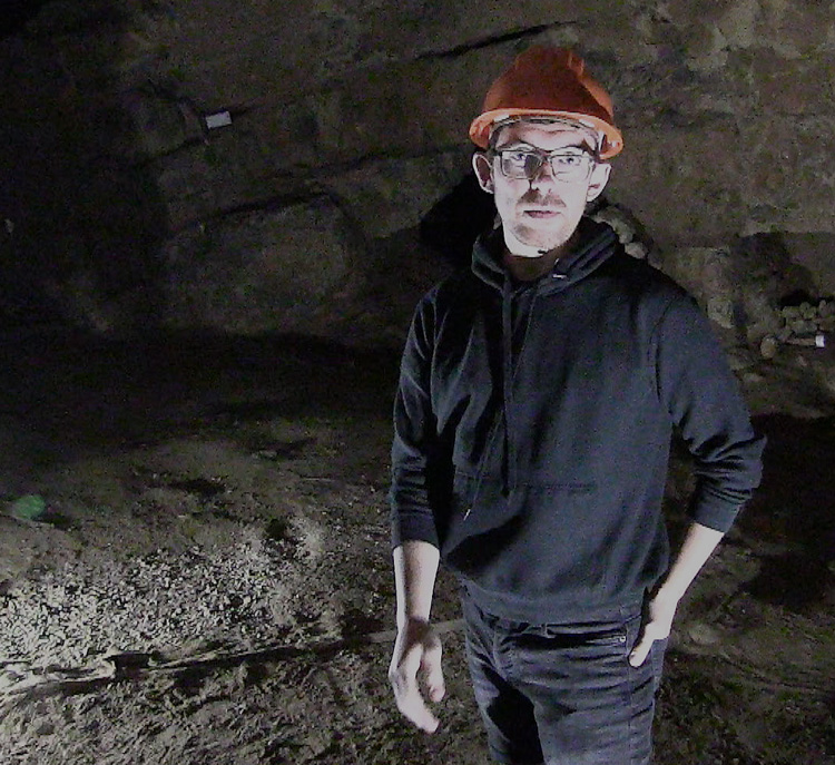 AlanJames Burns, Creswell Crags Cave, Worksop, 2019. Photo: Martin Kennedy.