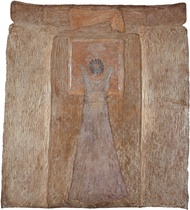 Heidi Bucher. Anna Mannheimer mit Zielscheibe (Anna Mannheimer with Target), 1975. Latex, cotton, mother-of-pearl pigment, 213 x 200 x 2 cm (83¾ x 78¾ x ¾ in). Estate of Heidi Bucher. Photo: Daniele Kehr.