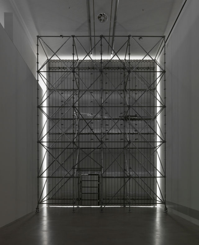 Monica Bonvicini. Passing, 2017. Site specific installation. Courtesy the artist and König Galerie, Berlin; Galerie Peter Kilchmann, Zürich; Galleria Raffaella Cortese, Mailand/Milan. © Monica Bonvicini and VG Bild-Kunst. Photograph: Jens Ziehe.