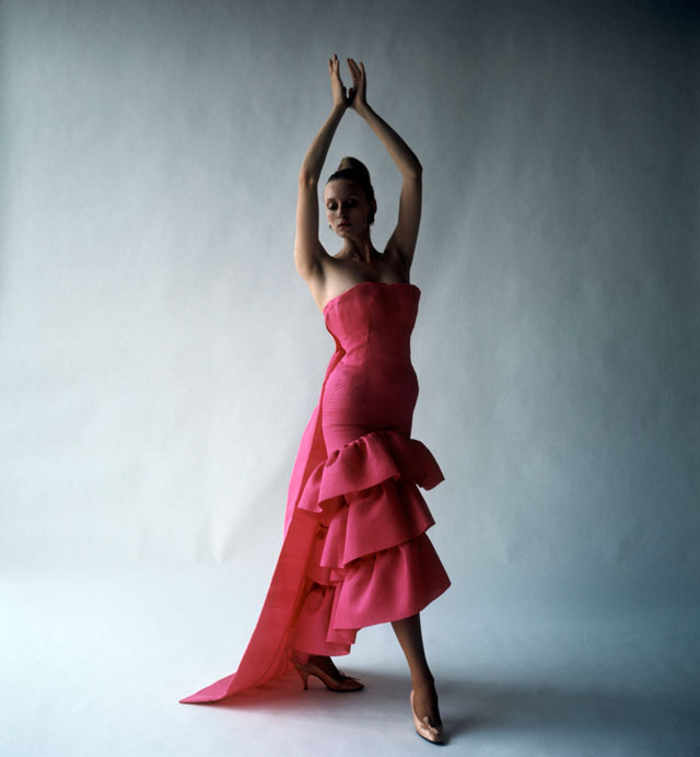 Evening dress - Cristobal Balenciaga — Google Arts & Culture