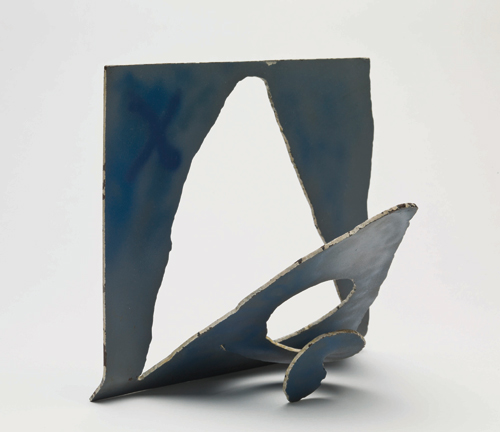 Barry Flanagan. <em>VII 78 as night,</em> 1978. Metal, 24 x 26 x 20 cm. Private collection, Paris 