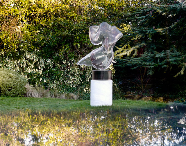 Helaine Blumenfeld. Messenger of the Spirit, 2006. Crystal clear. Photograph: Henryk Hetflaisz.