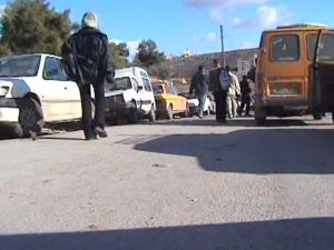 Emily Jacir, Crossing Surda, 2002. Two-channel video. Courtesy Simondi Gallery.