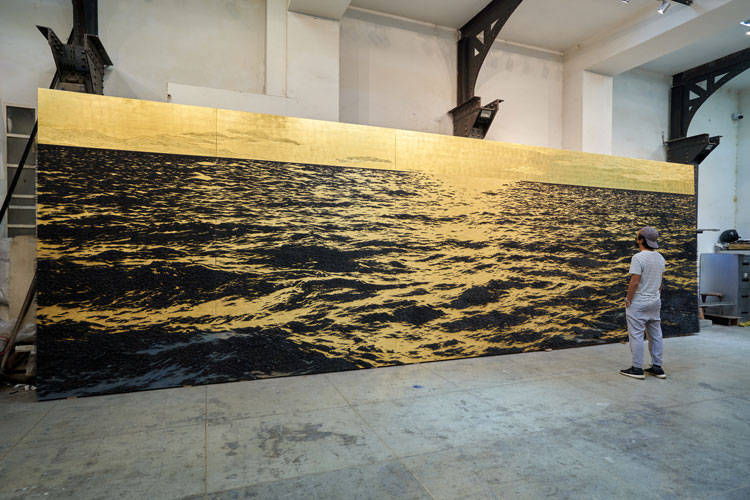 Yoan Capote, Requiem (Plegaria), 2019-21. 24 kt gold leaf, oil, nails and fishhooks on linen panel on plywood, 280 x 909 x 15 cm. © Yoan Capote. Image courtesy Ben Brown Fine Arts.