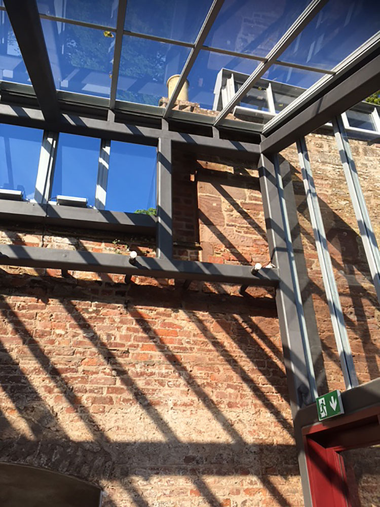 Hospitalfield, cafe roof structure rests lightly on brickwork. Photo: Veronica Simpson.