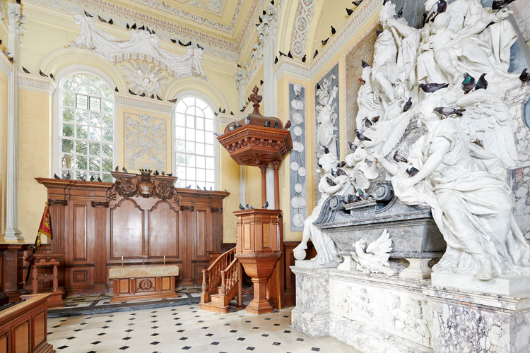 Installation view, Others, 2011, Victory is Not an Option, Maurizio Cattelan at Blenheim Palace, 2019. Photo: Tom Lindboe, courtesy of Blenheim Art Foundation.
