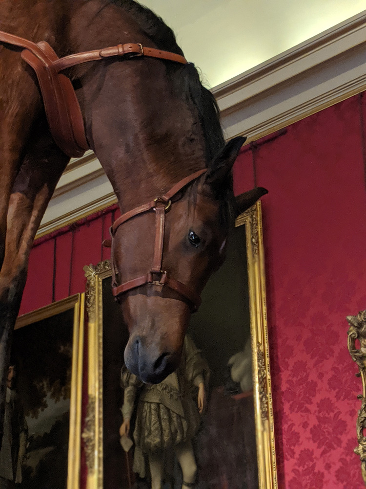 Novecento, Victory is Not an Option, Maurizio Cattelan at Blenheim Palace, 2019. Photo Angeria Rigamonti di Cutò.