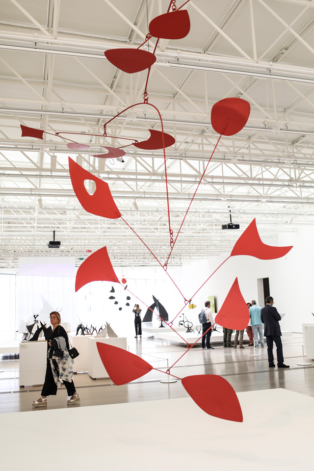Calder Stories, installation view, Centro Botín. Photo: Belén de Benito.