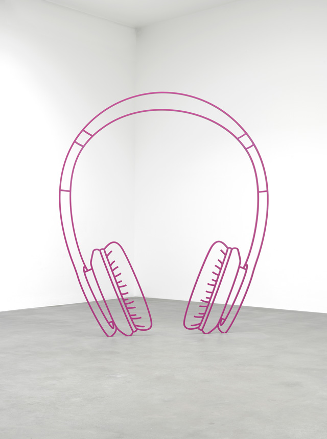 Michael Craig-Martin. Headphones (magenta), 2019. Powder-coated steel, 107 1/2 x 122 13/16 x 13/16 in (273 x 312 x 2 cm). © Michael Craig-Martin. Photo: Lucy Dawkins. Courtesy the artist and Gagosian.