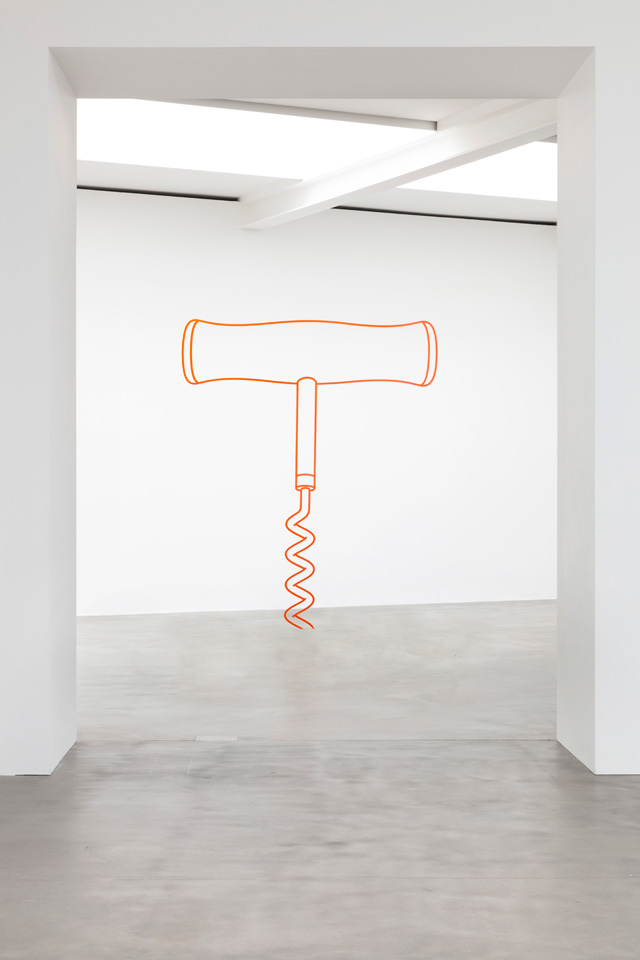 Michael Craig-Martin. Corkscrew (orange), 2019. Powder-coated steel, 118 1/8 x 102 3/8 x 13/16 in (300 x 260 x 2 cm). © Michael Craig-Martin. Photo: Lucy Dawkins. Courtesy the artist and Gagosian.