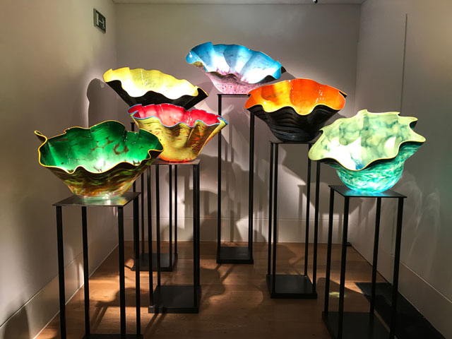 Dale Chihuly. Macchia, blown glass, 1995, installation view, Royal Botanic Gardens, Kew, London 2019. Photo: Anna McNay.