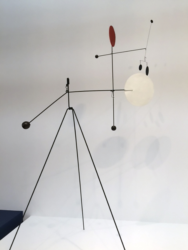 Alexander Calder. Red, White, Black and Brass, 1934. Sheet metal, rod, wire, brass, and paint, 113 × 68 × 53 in (287 × 172.7 × 134.6 cm). Calder Foundation, New York; promised gift of Alexander S. C. Rower. Photograph: Jill Spalding.