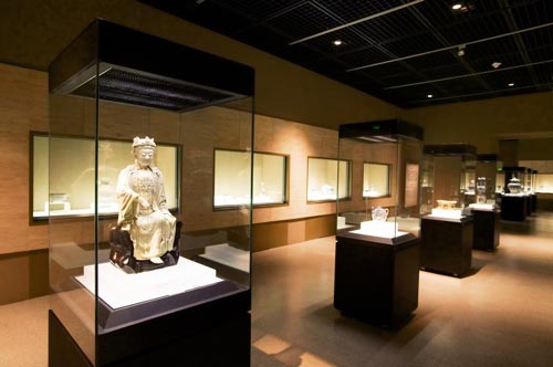 'Selected Works of Ancient Porcelain Art' exhibition located at the 4th floor of the Rectangular Hall. Courtesy of the Capital Museum, Beijing.
