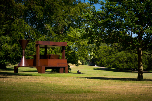 Anthony Caro. Forum, 1992-94. Photograph: Jonty Wilde. Image courtesy of Barford Sculptures Ltd.