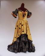 Cecil Beaton.<em> Costume for La Traviata,</em> 1966. Courtesy the Metropolitan Opera Archives. 
