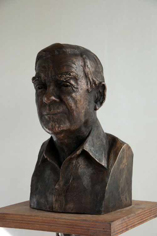 Celia Scott. <em>The Lawyer</em>, 2011. Sitter: David Rowe. Bronze, 43 x 26 x 25 cm. © the artist.