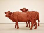 Stephanie Quayle. Two Cows, 2013. Air-hardening clay, chicken wire, steel, 230 x 340 x 170 cm. Photograph © Stephen White, 2015. Courtesy of the Saatchi Gallery, London.