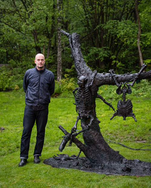 Jake Chapman with Sturm und Drang at the Ekebergparken Sculpture Park, Oslo, 2015.