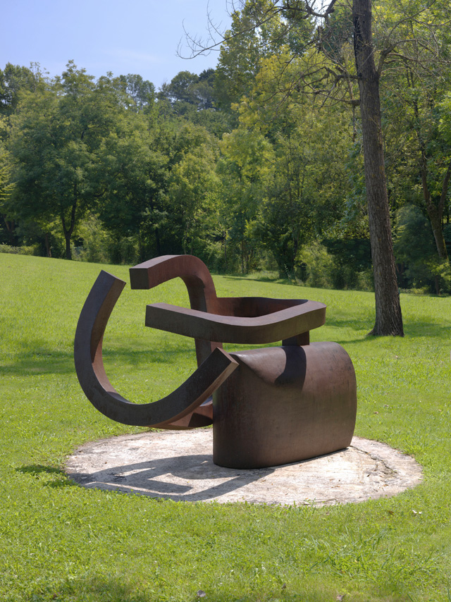 Eduardo Chillida. Peine del viento XIX, 1999. Chillida Belzunce Family Collection © Zabalaga-Leku, DACS, London, 2016.